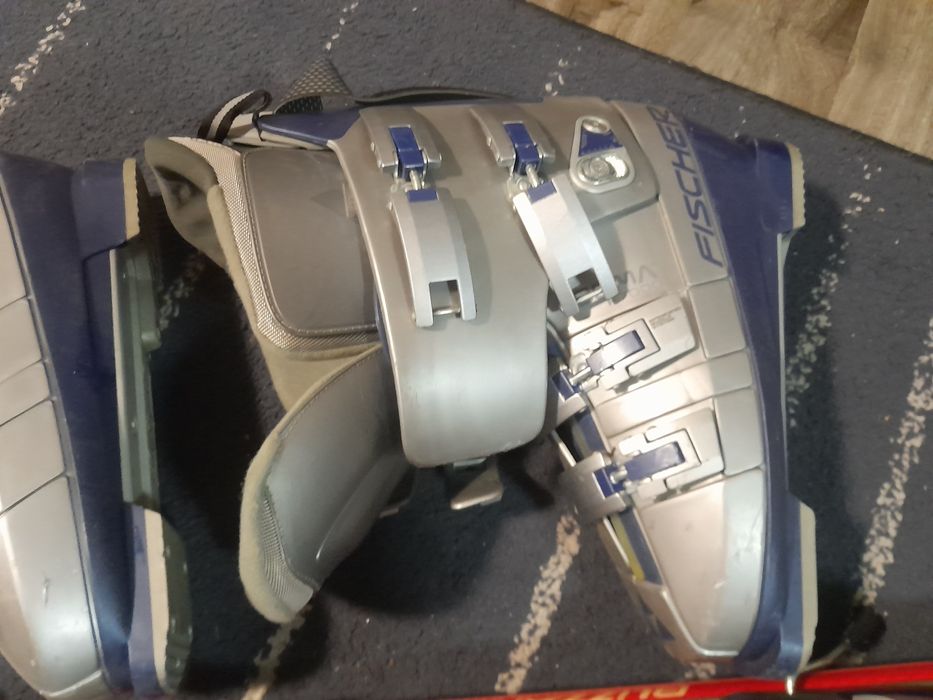 Sky-uri și clăpari pentru adulți