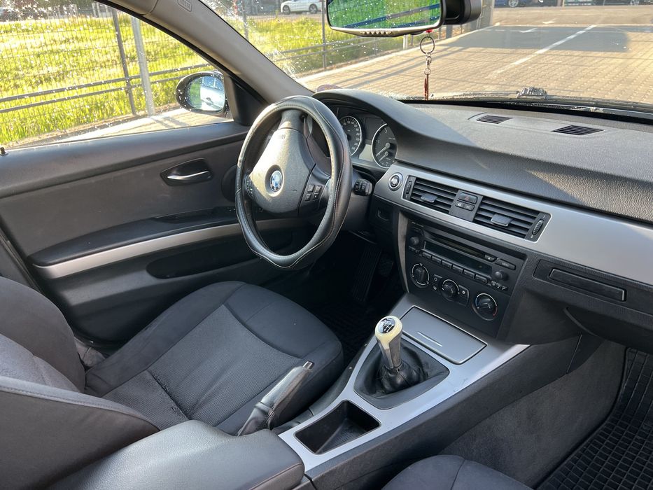 Vand E90 318D distributia in fata in stare perfecta de functionare.