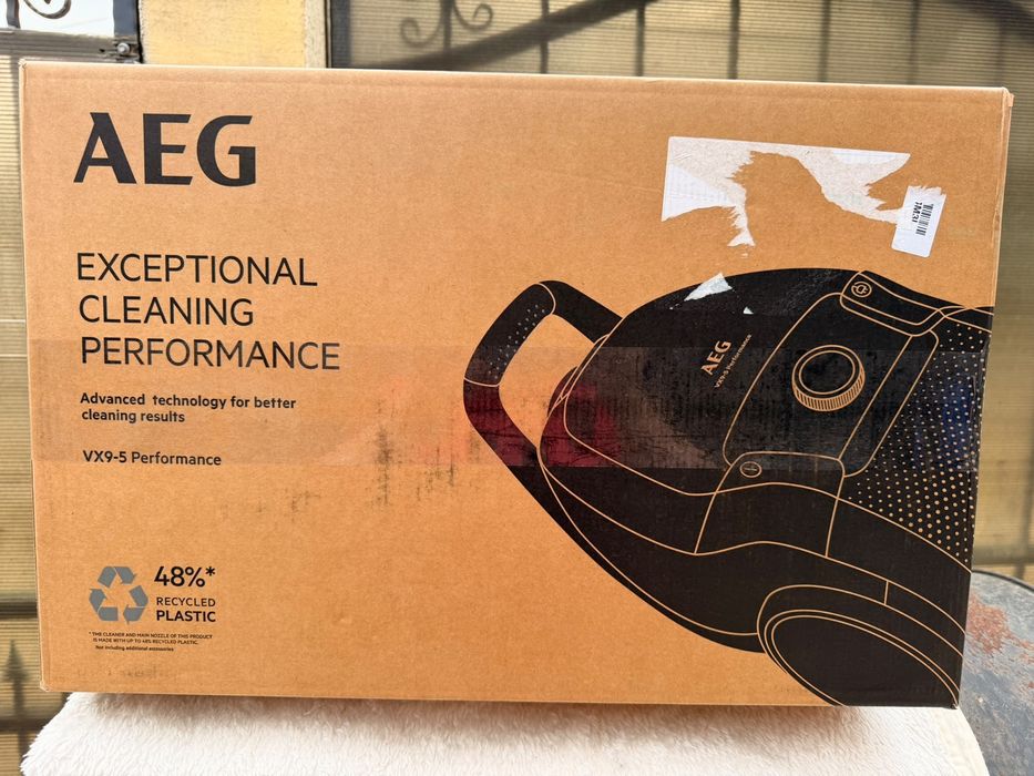 Aspirator cu sac AEG VX9-5-EBR, 5 L, Filtru HEPA, Silențios, Nou, Sigilat