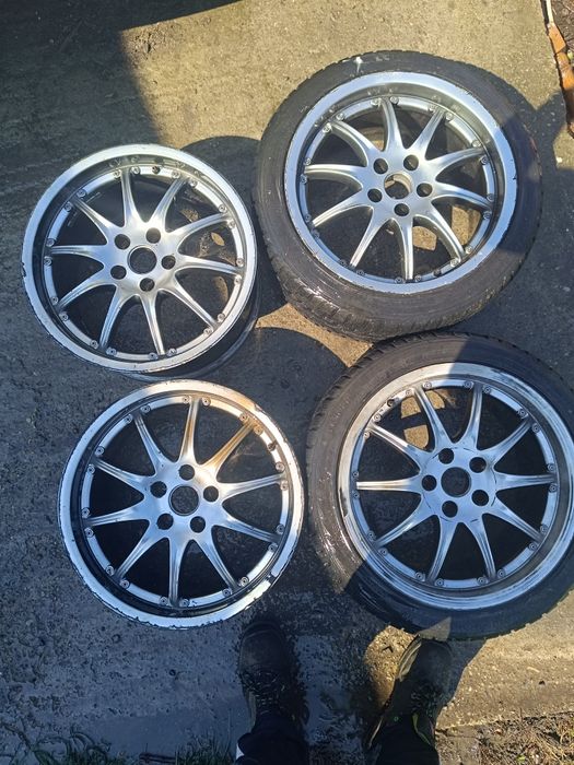 Jante originale pentru Alfa Romeo.sunt pe 17.