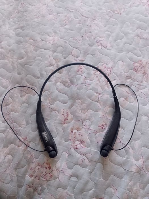 Беспроводной наушник