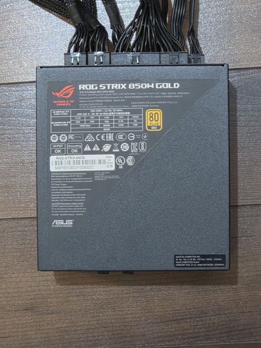 Sursa ASUS ROG Strix, 80+ Gold, 850W