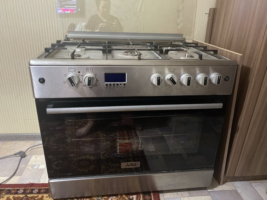 Газ плита новый