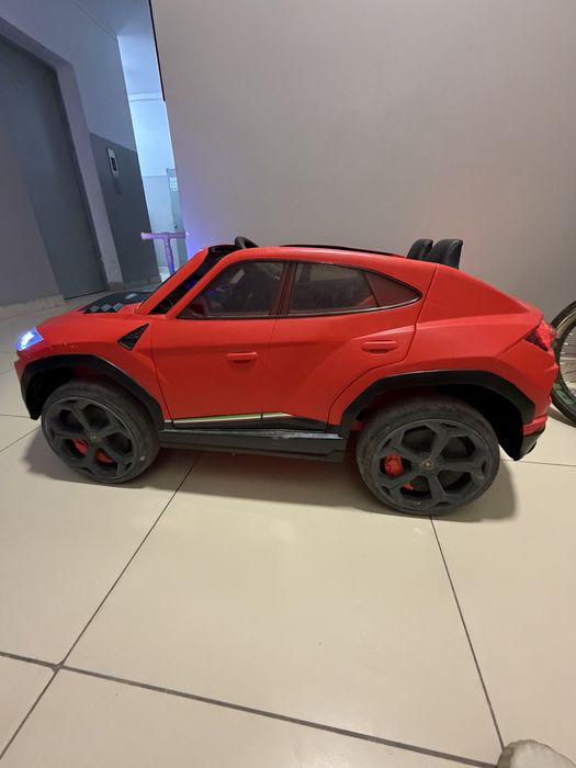 Продаю детский электромобиль Lamborghini