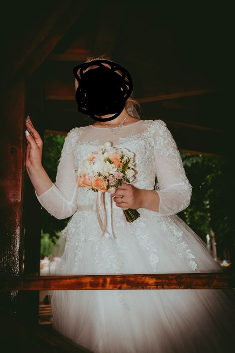 Rochie de mireasa si costum mire