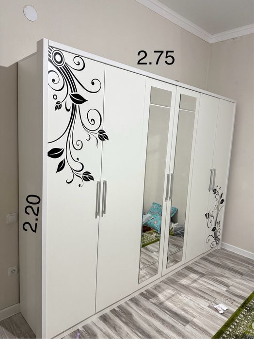 Шкаф продаю 100