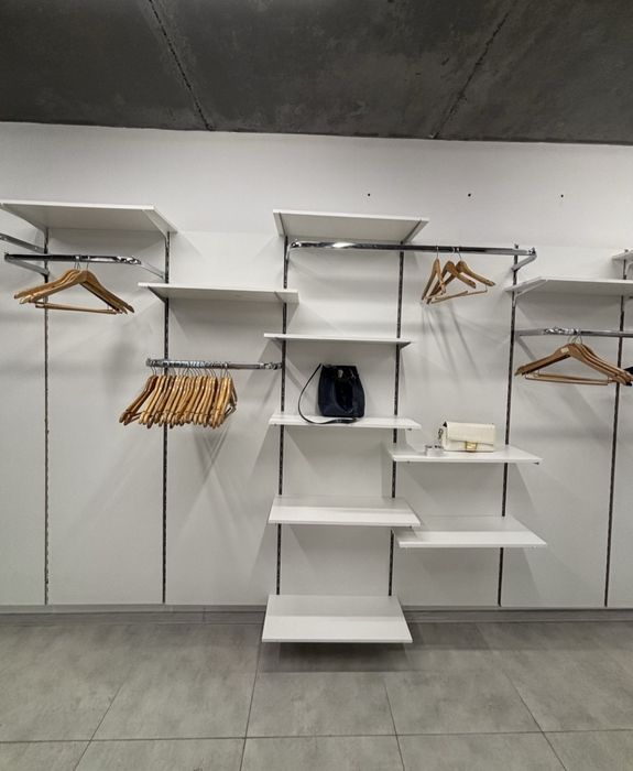 Продается торговое оборудование для магазина одежды (БУ)