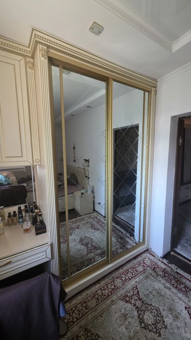 Продам шифрнер купе с туалетным стол ком