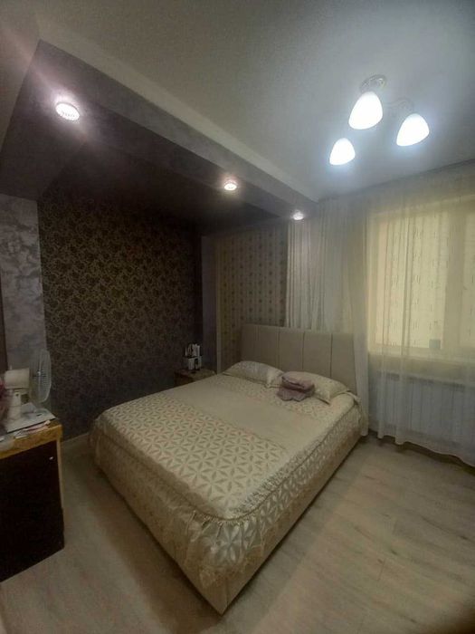 Продам 2 квартирный дом