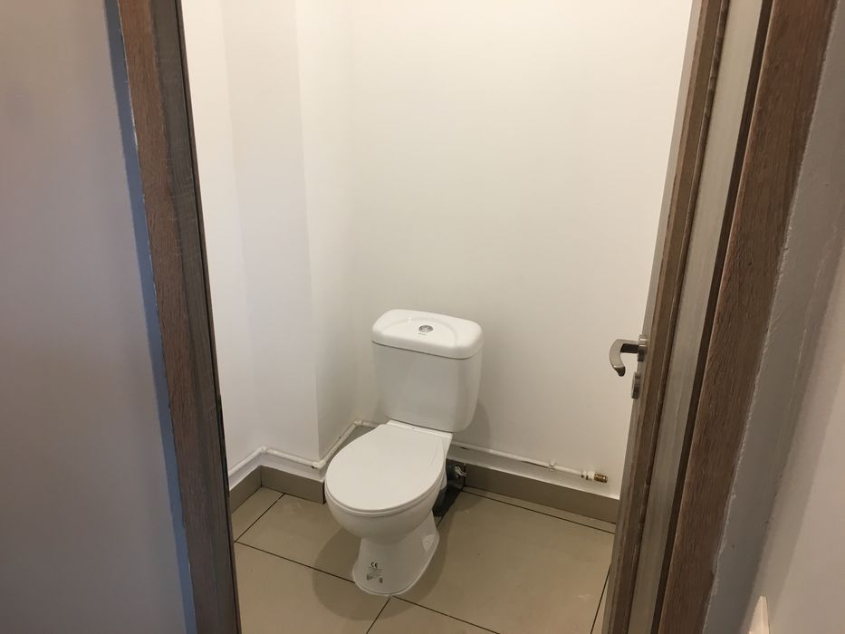 De inchiriat spatiu comercial