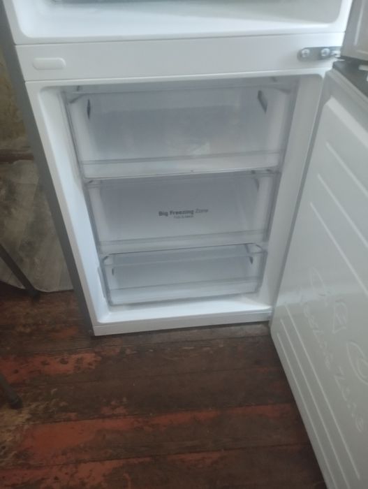 Холодильник LG в отличном состоянии