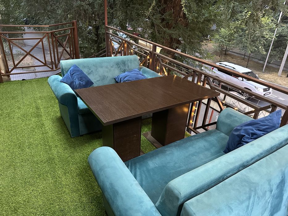 Диванчики и столы для общепита