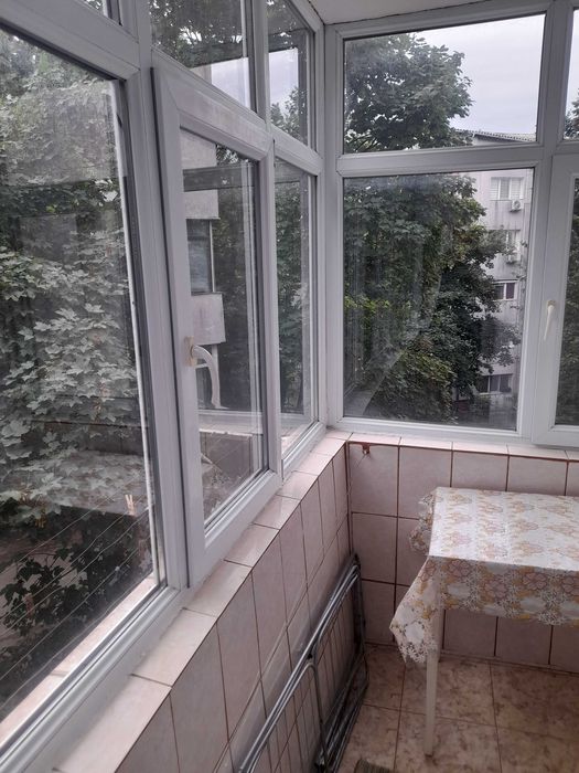 Inchiriez apartament cu doua camere zona crucea garii