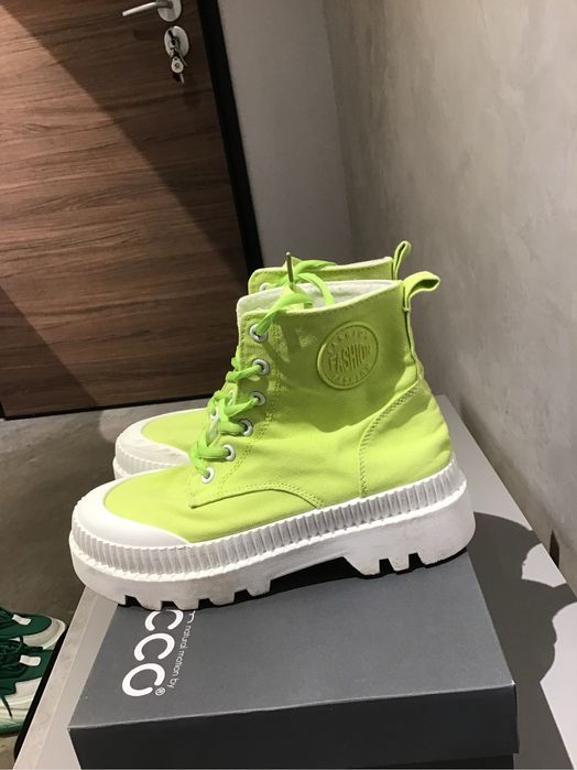 Електриково-зелени, летни кецове