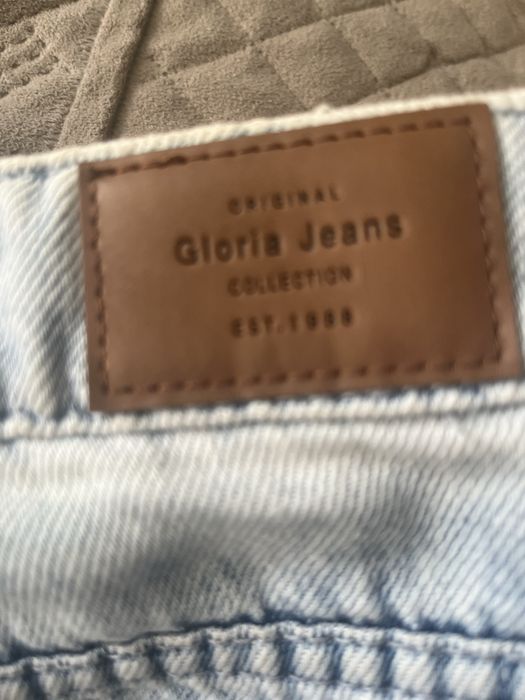 Продам голубые джинсы