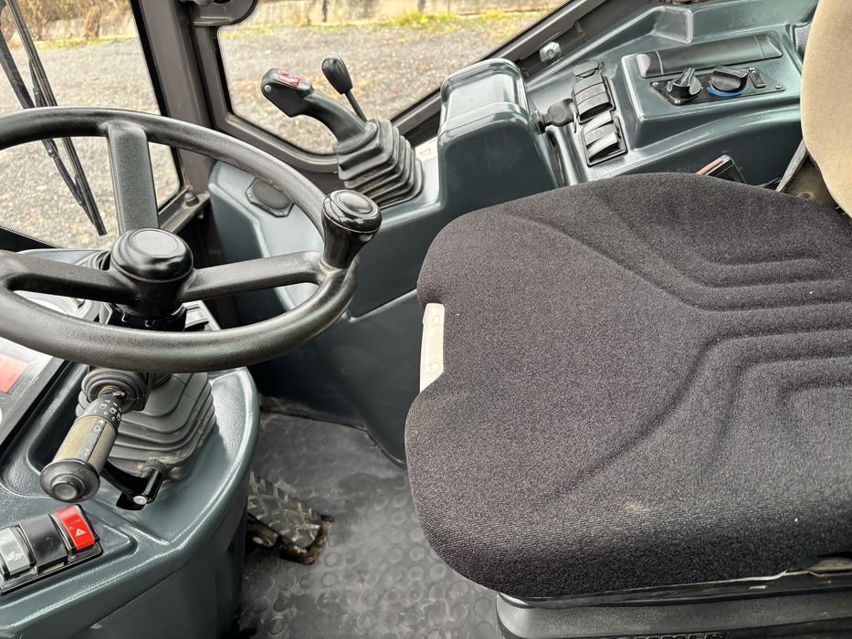 Incarcator frontal Hitachi