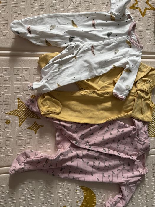 Продам детские вещи для девочки.