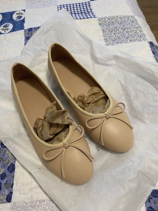 Новые балетки бежевые