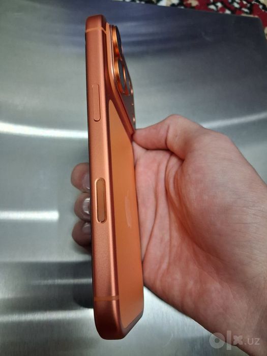Iphone 17 pro Orange