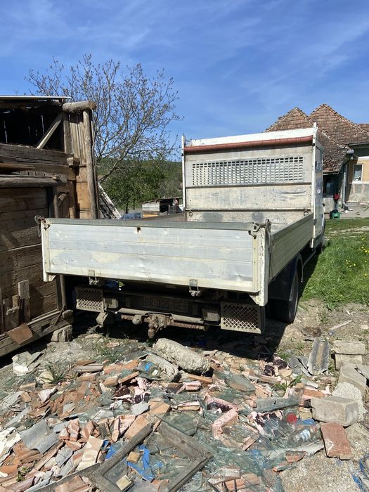 IVECO, basculabila cu motor 2.8 si lada de unelte