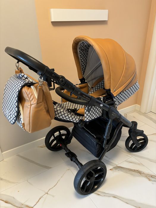 Бебешка количка 3в1 Baby Merc Faster 3; Еко кожа, черно шаси