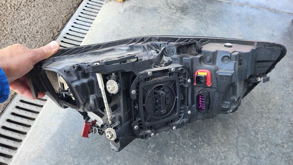 Ляв фар Ауди А6 2015