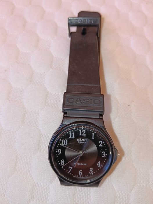 Автоматичен позлатен часовник J.Spring на SEIKO и часовник CASIO