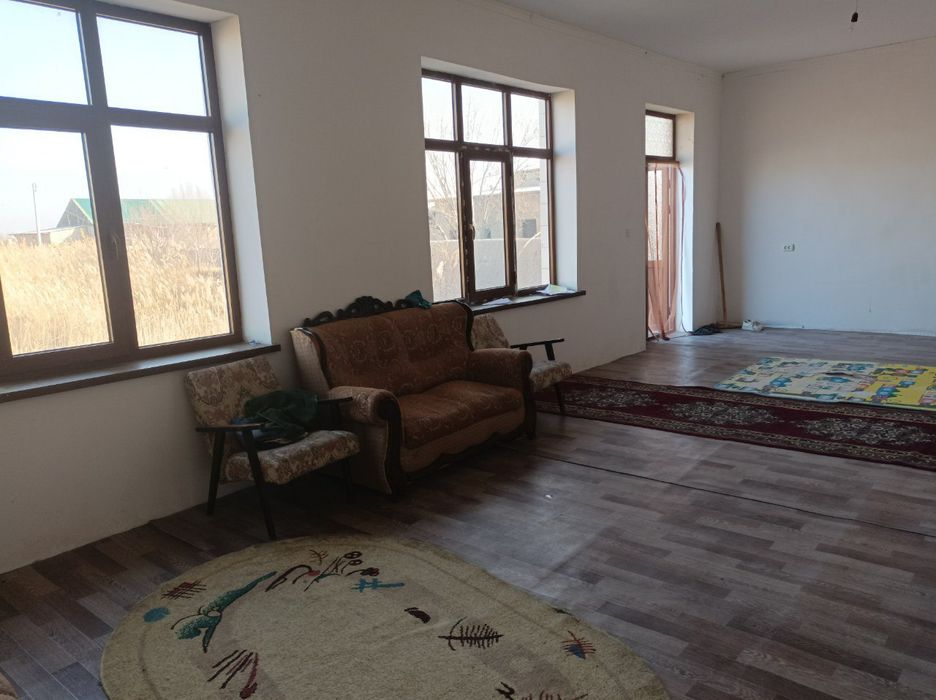 Навоий шахримда ховли сотилади