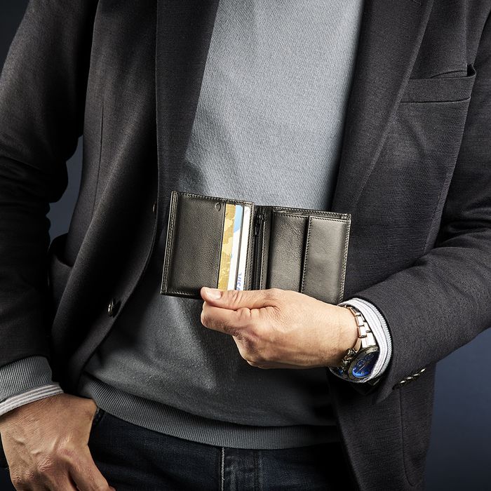 Портмонета от естествена кожа за нея и него!