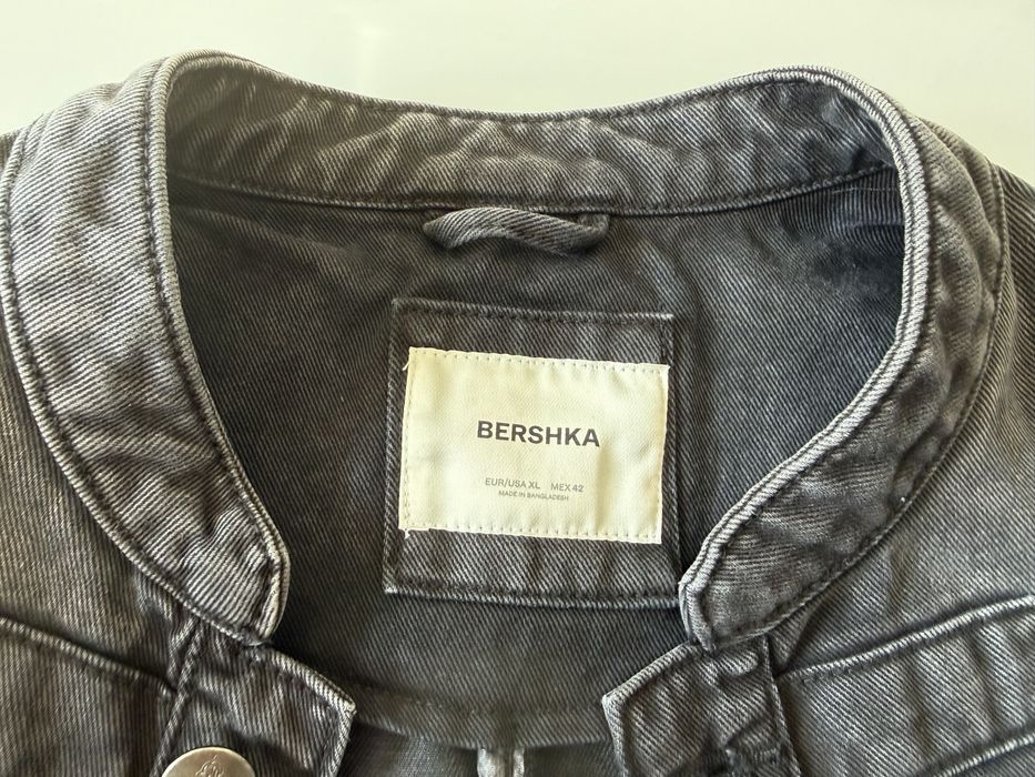Мужская джинсовая куртка BERSHKA
