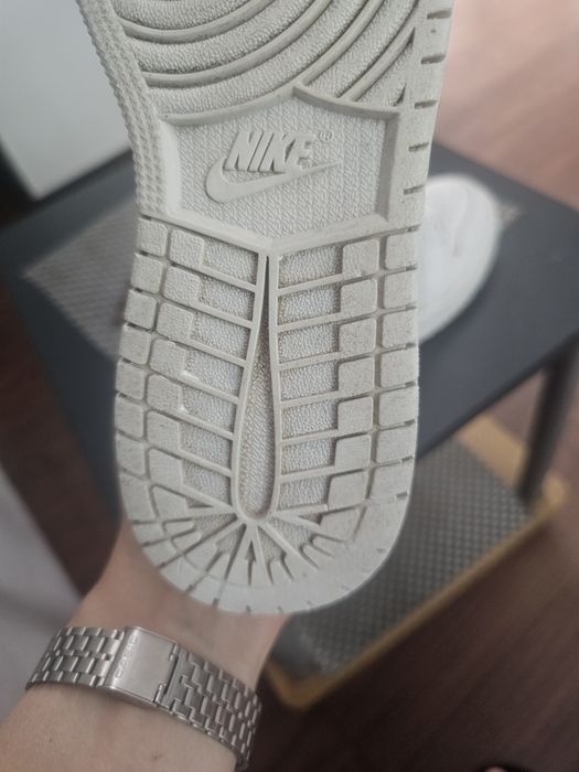 Vând adidași Nike Jordan