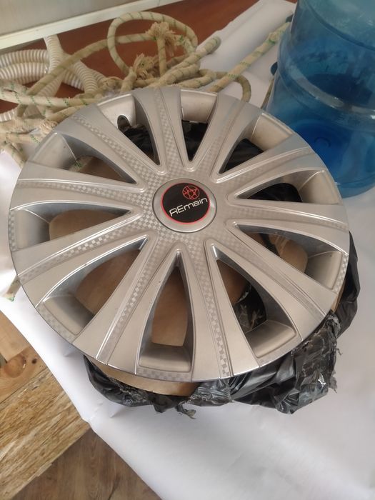 Колпаки на авто новые, комплект