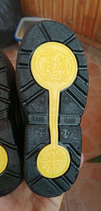 Детски обувки за дъжд и сняг