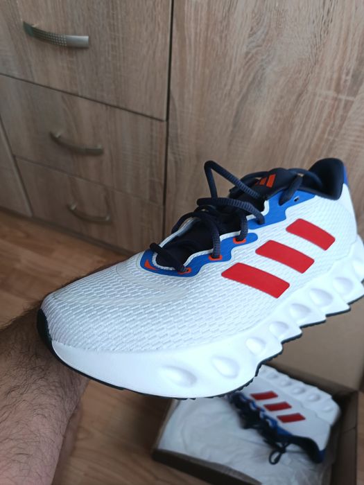 Чисто нови маратонки ADIDAS SWITCH RUN M  original 43 номер 40 евро