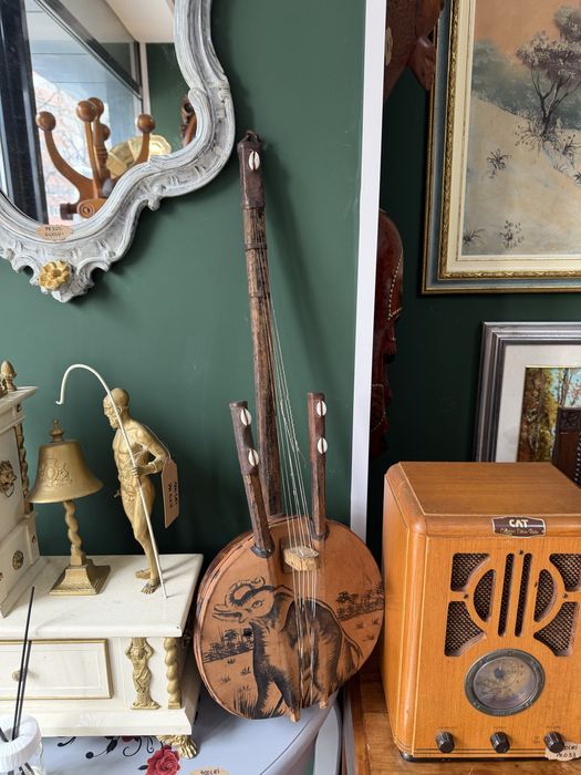 Radio deosebit din lemn