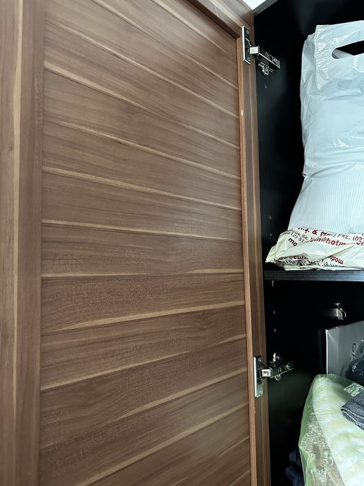 Распашной шкаф для одежды