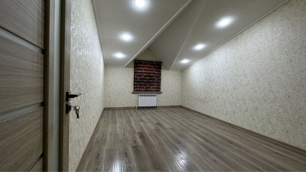 Продаётся своя 3/4/4 комнатная квартира.