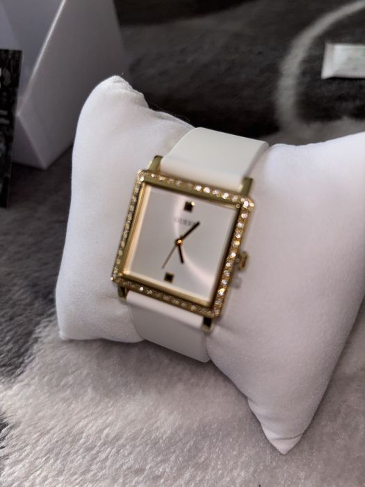 Ceas Guess gold dama