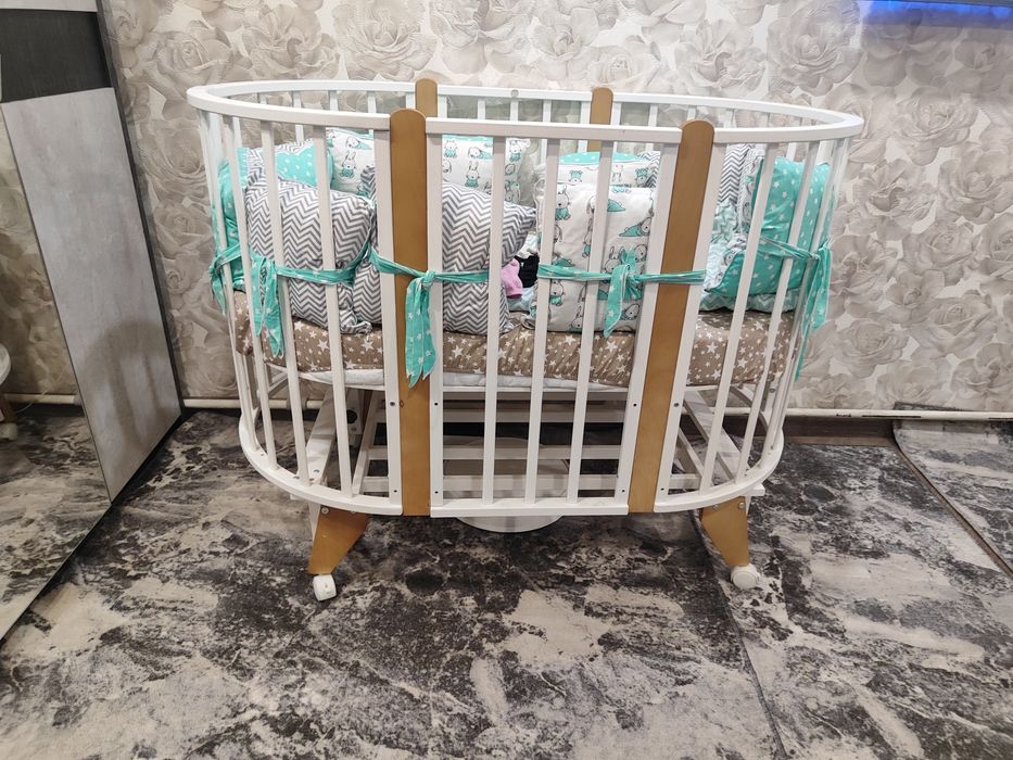 Детская кроватка