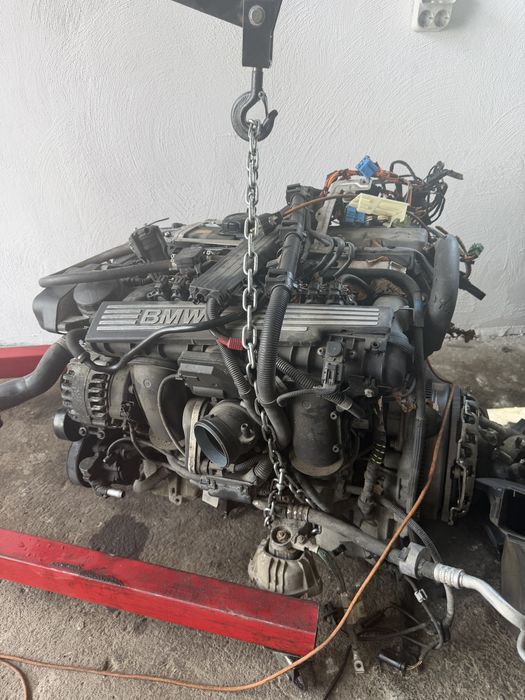 На части или цял n52b25 двигател