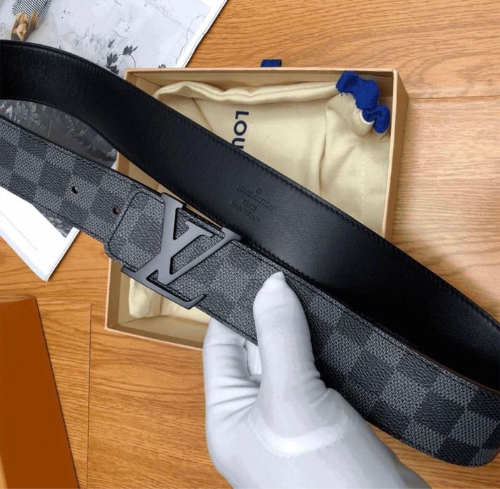 Curea Louis Vuitton Lv neagra