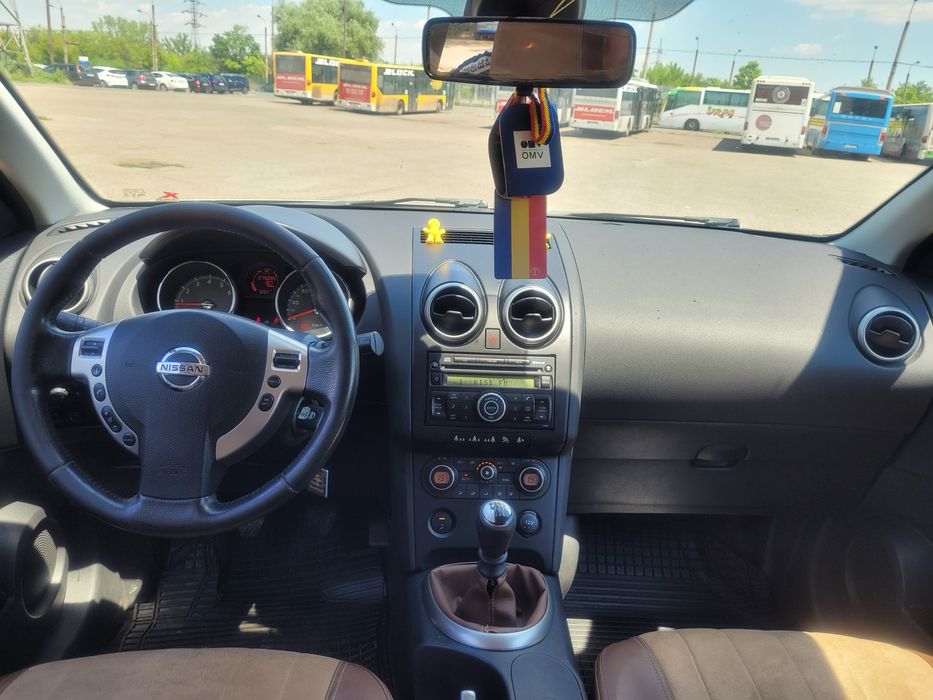 Nissan Qashqai +2 2010