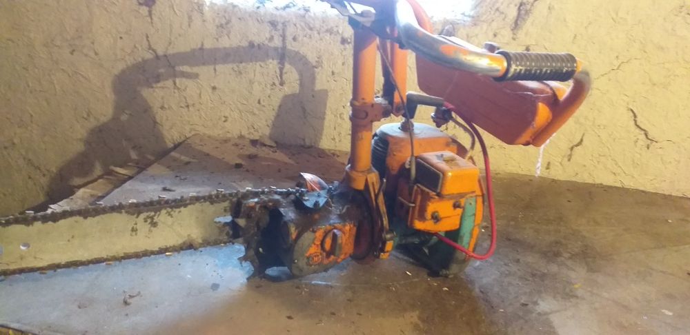 Продам бензопилу урал