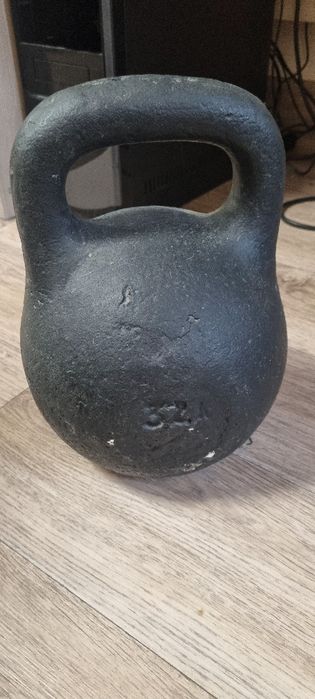 Продаю гирю 32 кг