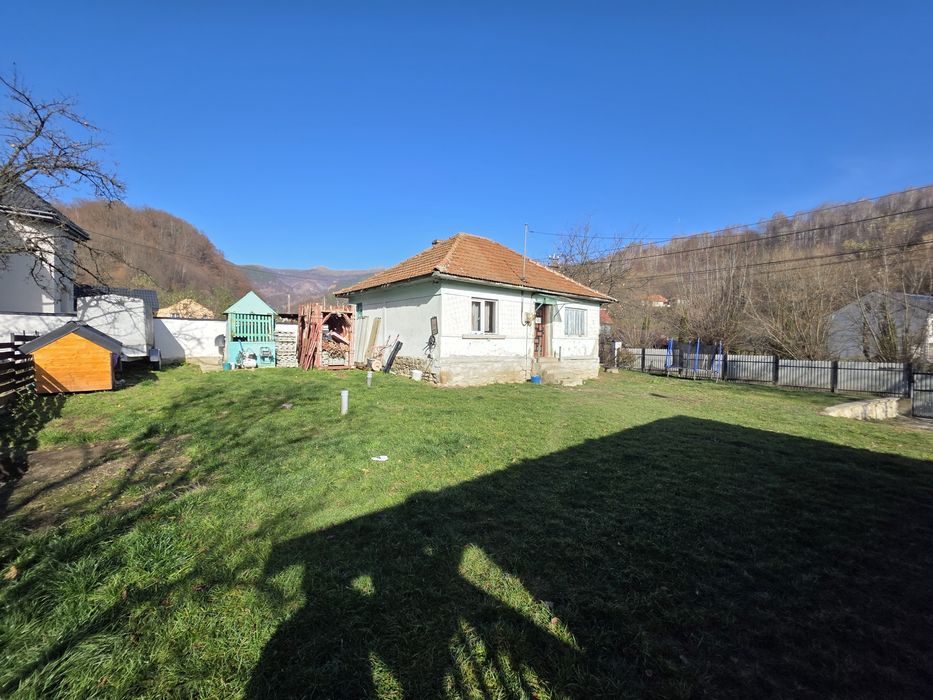 Vând casă cu teren Lupeni, HD.