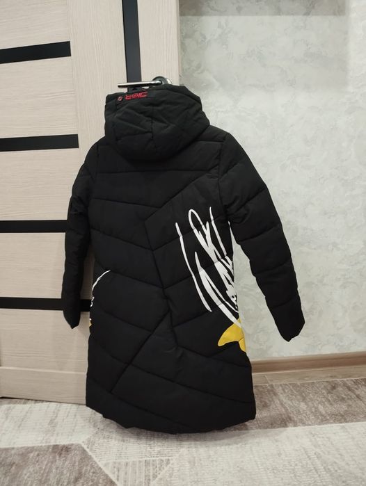 Продам пуховик на девочку 14-15 лет