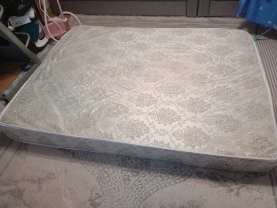 Продам матрас 160*200