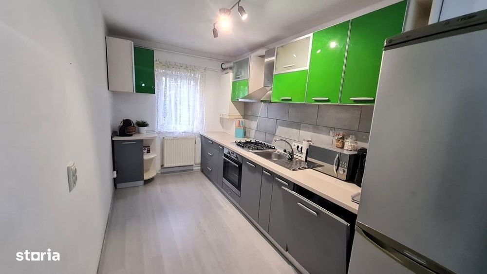 Apartament 3 camere 60 mp decomandat zona centrala