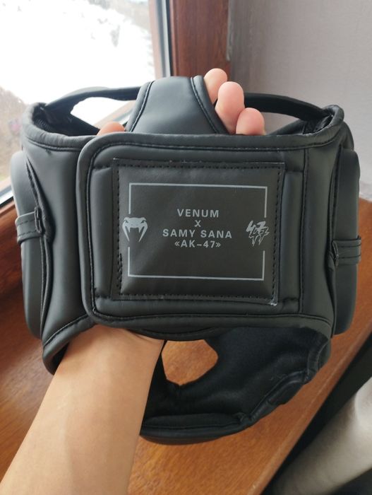 Бойцовский шлем для ММА