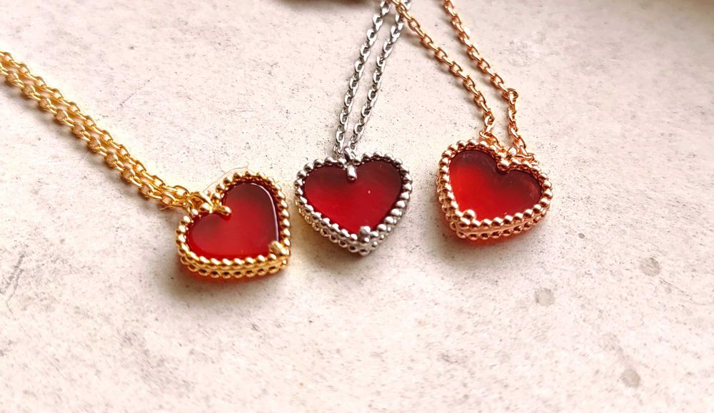 Златно дамско колие със сърце от червен карнелин - Van Cleef & Arpels